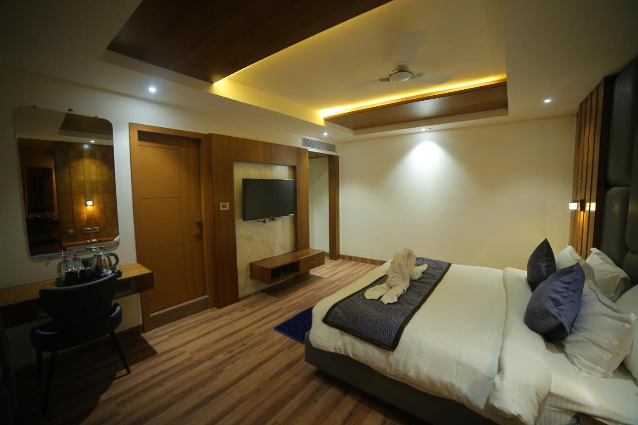 Sree Fortune Grand, Tadepalli Hotel Tadepalle ภายนอก รูปภาพ