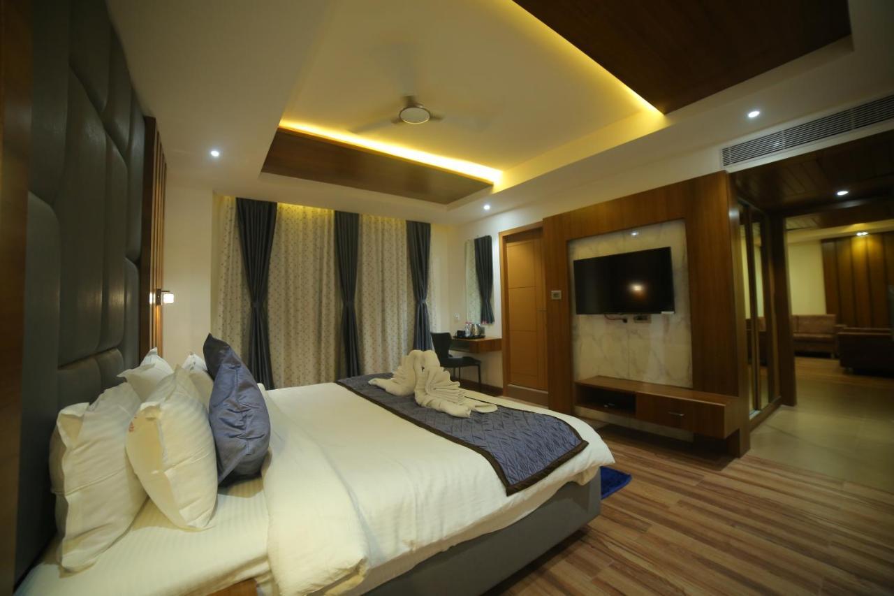 Sree Fortune Grand, Tadepalli Hotel Tadepalle ภายนอก รูปภาพ