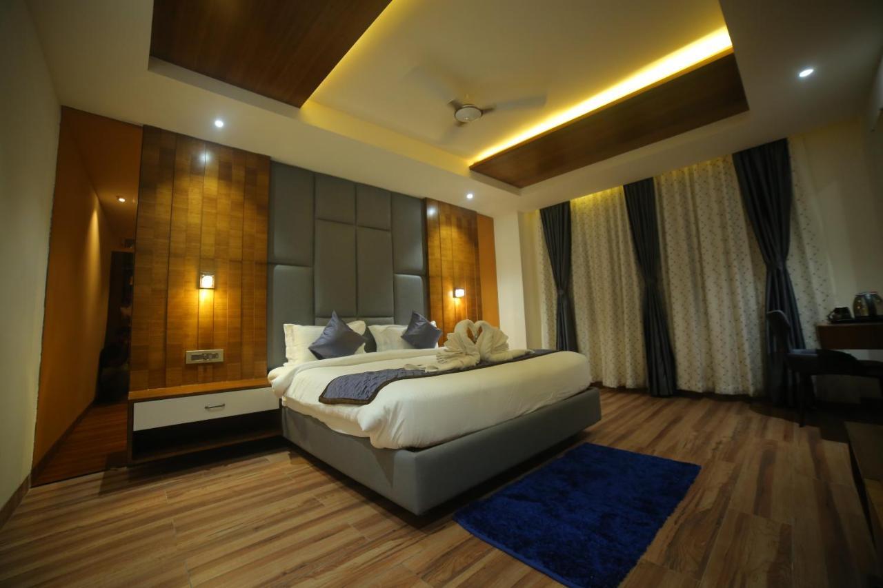 Sree Fortune Grand, Tadepalli Hotel Tadepalle ภายนอก รูปภาพ