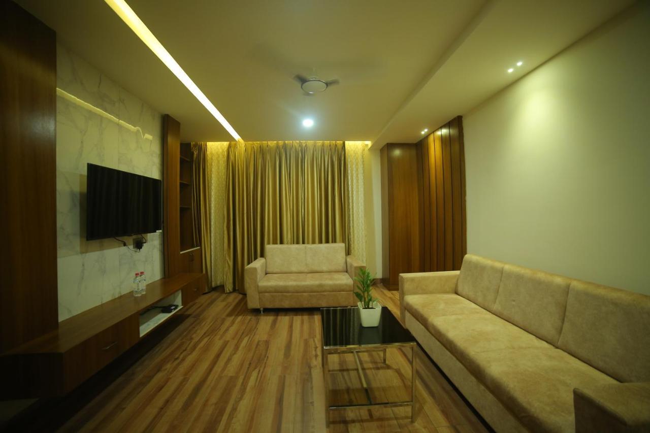 Sree Fortune Grand, Tadepalli Hotel Tadepalle ภายนอก รูปภาพ