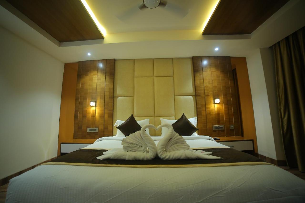 Sree Fortune Grand, Tadepalli Hotel Tadepalle ภายนอก รูปภาพ