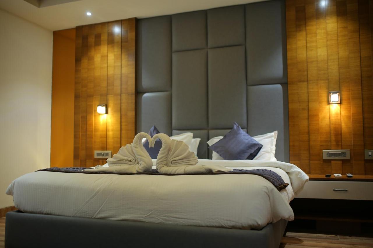 Sree Fortune Grand, Tadepalli Hotel Tadepalle ภายนอก รูปภาพ