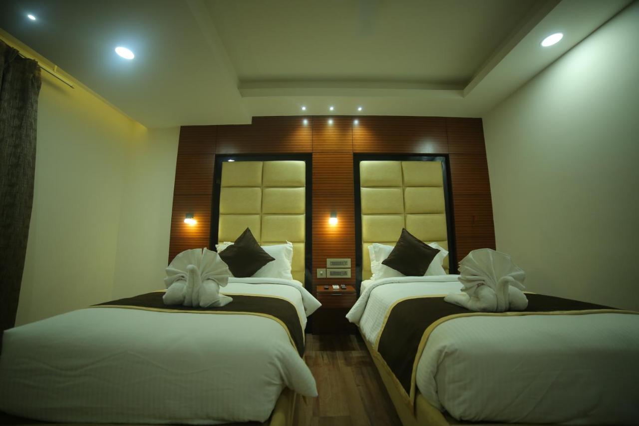 Sree Fortune Grand, Tadepalli Hotel Tadepalle ภายนอก รูปภาพ