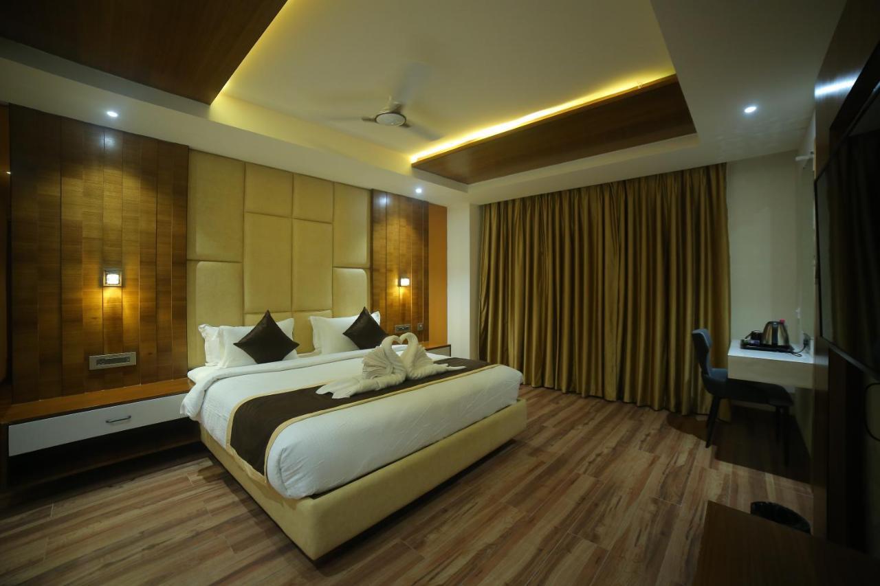 Sree Fortune Grand, Tadepalli Hotel Tadepalle ภายนอก รูปภาพ