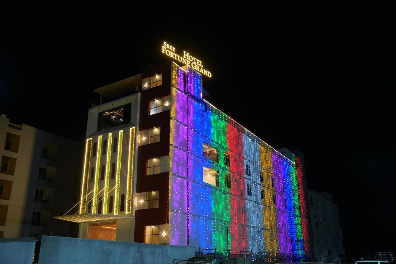 Sree Fortune Grand, Tadepalli Hotel Tadepalle ภายนอก รูปภาพ