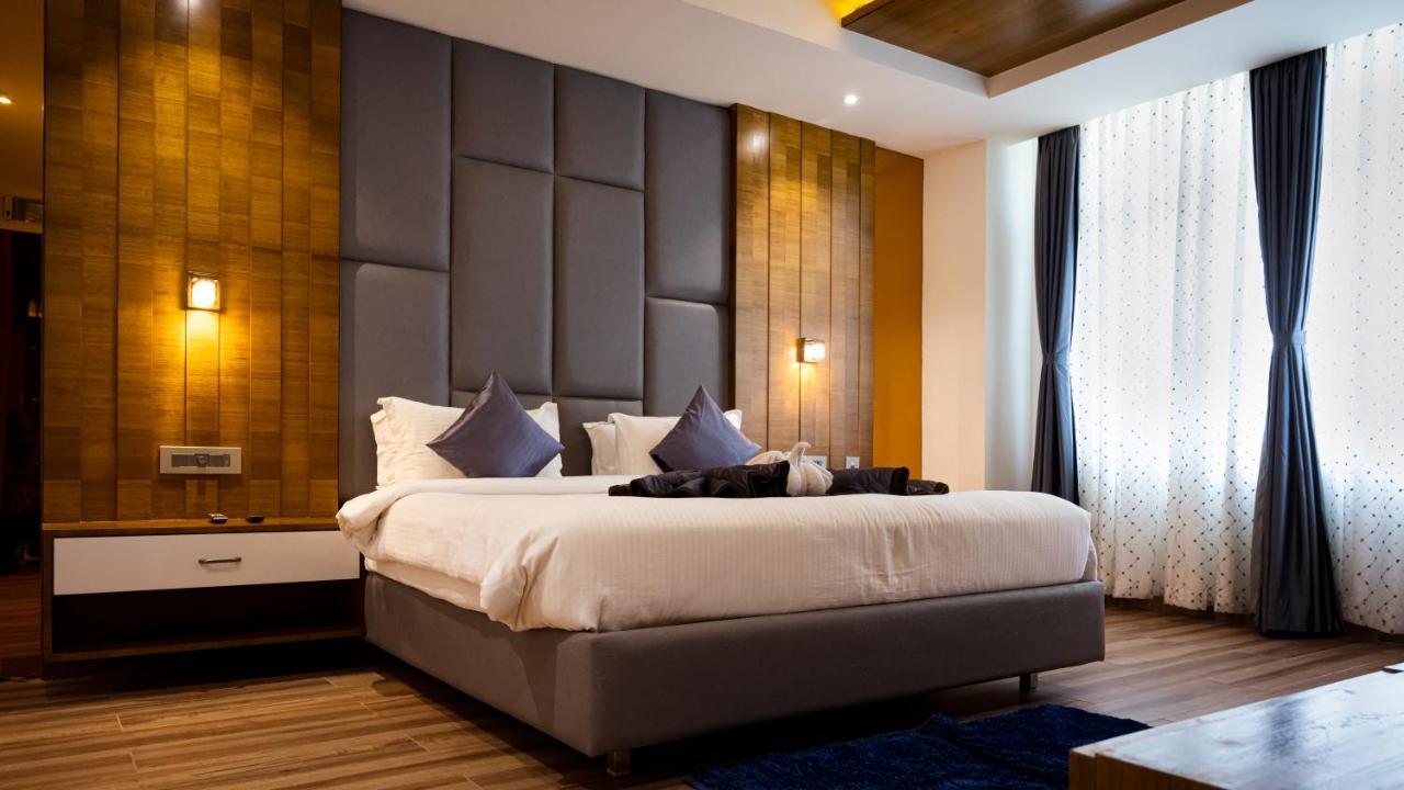 Sree Fortune Grand, Tadepalli Hotel Tadepalle ภายนอก รูปภาพ